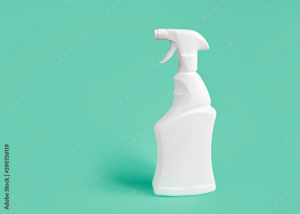 White empty plastic bottle with spray bottle on mint green background. Packaging layout. The concept of natural ecological cleaning products for cleaning. Copy space. Baner White empty plastic bottle with spray bottle on mint green background. Packaging layout. The concept of natural ecological cleaning products for cleaning. Copy space. Baner