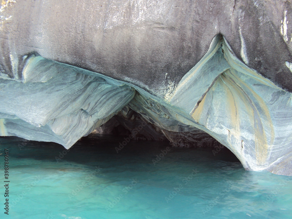 cabernas de marmol, patagonia