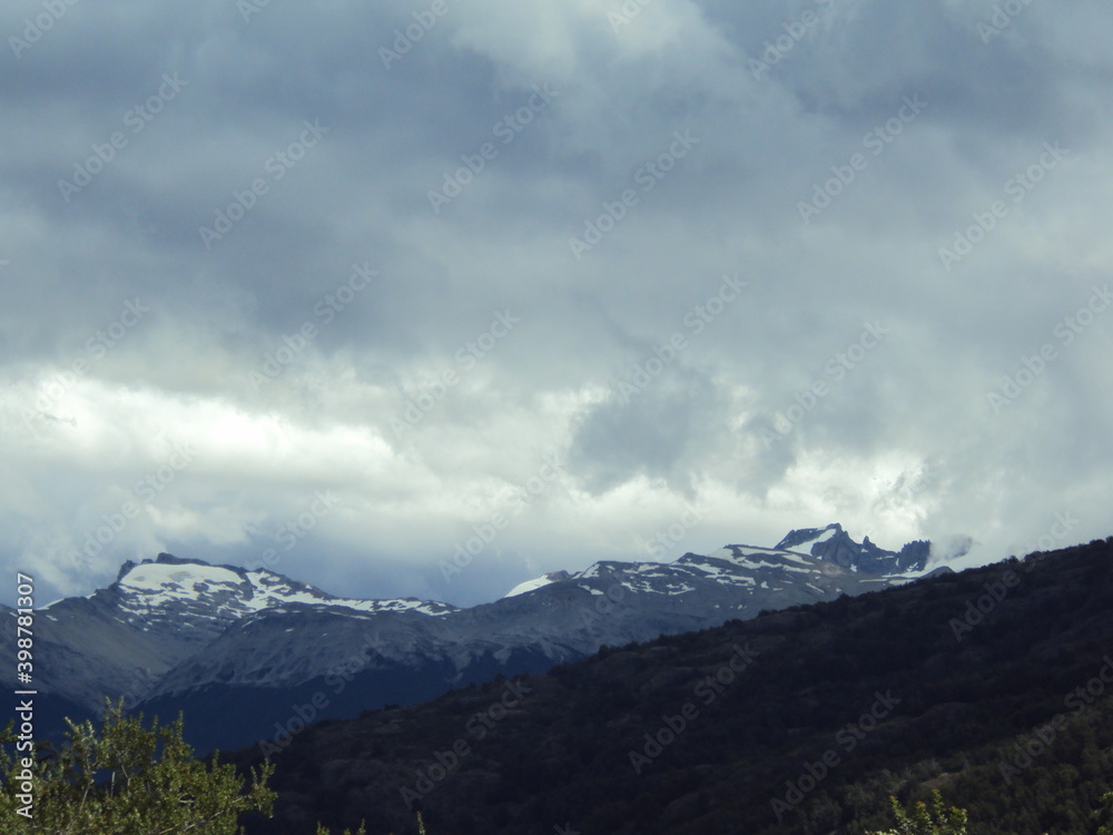 Naklejka premium cabernas de marmol, patagonia