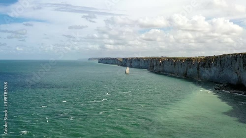 Wallpaper Mural survol des falaises d'Etretat en Normandie Torontodigital.ca