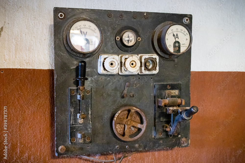 Alter Stromkasten aus dem Museum Alter Stromkasten aus dem Museum