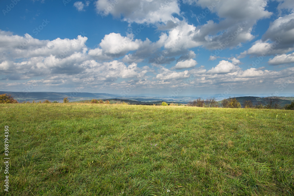 Obraz premium Looking north over a large valley in south central pennsylvania