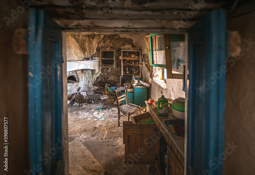 Kalami: the abandoned village of Crete © Mariana Ianovska