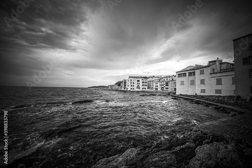 Photo Typical view in the historic district of Saint Tropez - travel photography