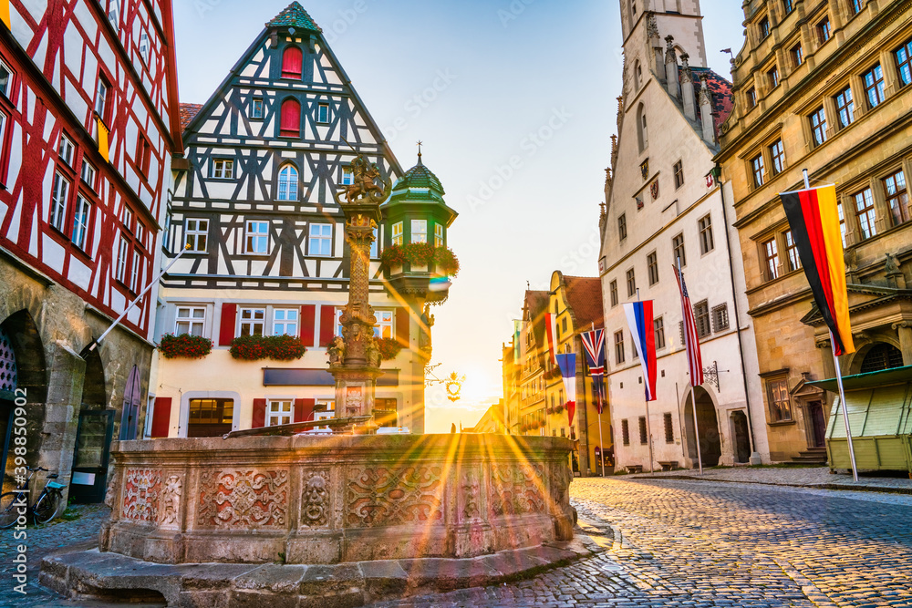 Fototapeta premium St. George Fountain near the market square of Rothenburg ob der Tauber. Germany