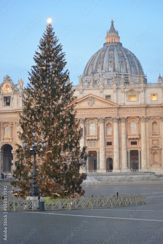 Obraz premium Presepe San Pietro Roma Vaticano Albero Natale 2020