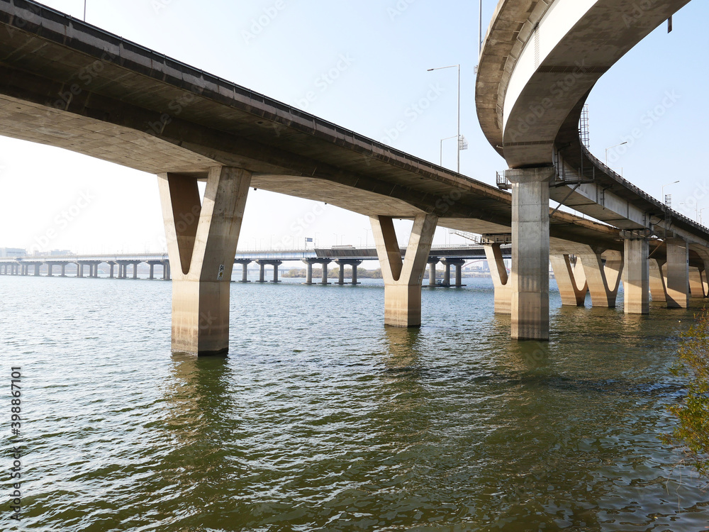 The appearance of the bridge on the Han River The appearance of the bridge on the Han River