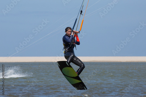 Kitesurferin in Action