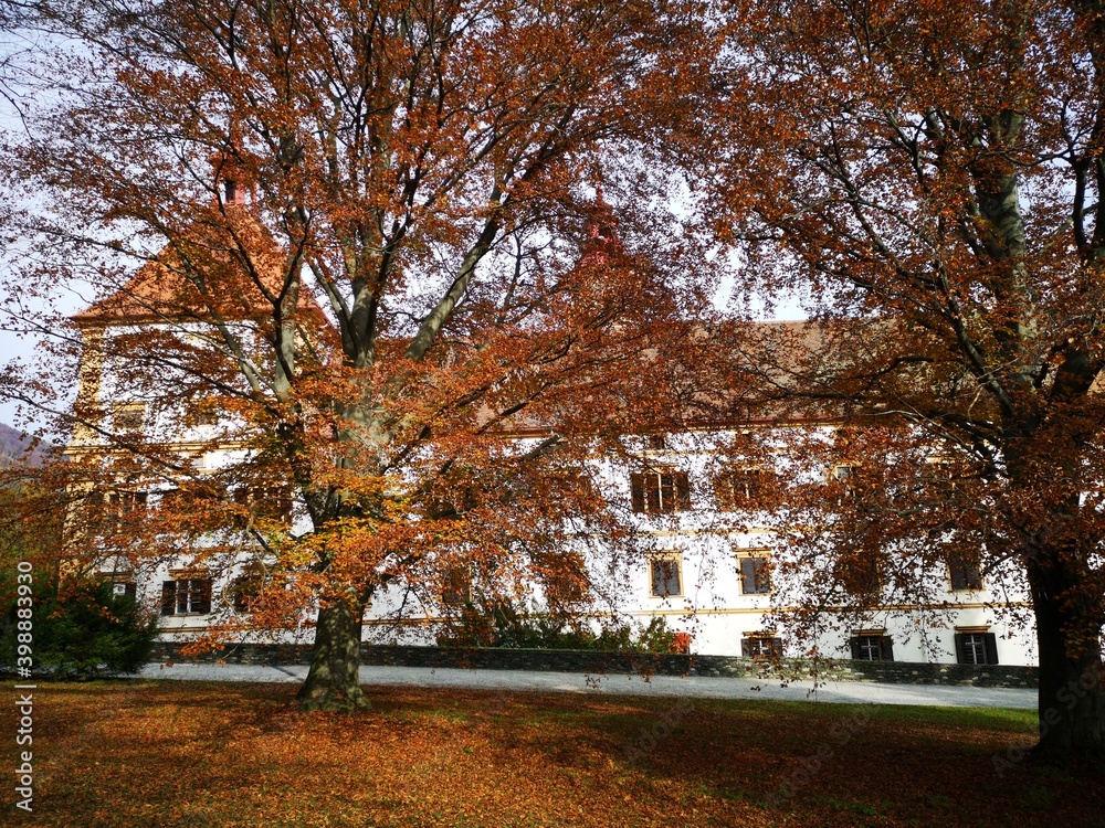 Schloss Eggenberg Graz im Herbst