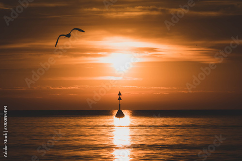 Sonnenaufgang am Meer II