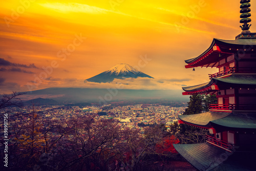 Fototapeta Naklejka Na Ścianę i Meble -  Fuji mount at sunset seen from Chureito Pagoda. Fujiyoshida. Beautiful scenery of Japan