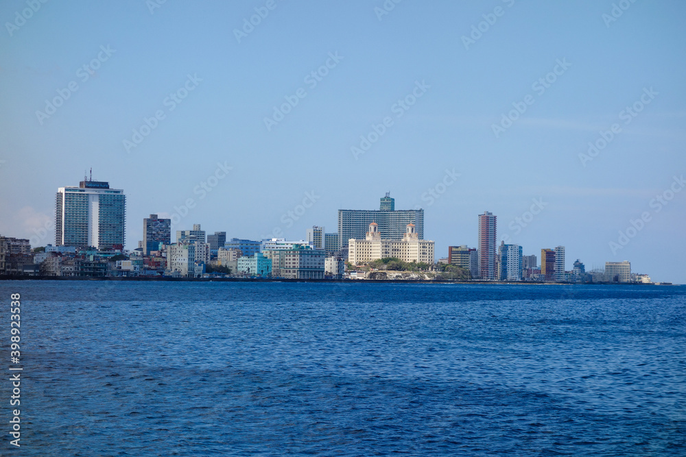 Fototapeta premium National hotel of Cuba in Havana - Nacional Hotel of Cuba Sea View