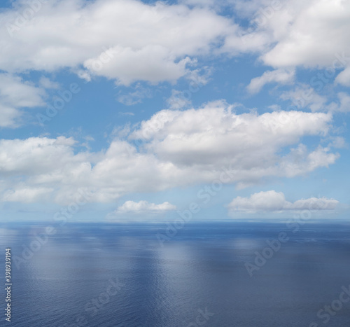 HORIZON ON SEA WITH CLOUDS