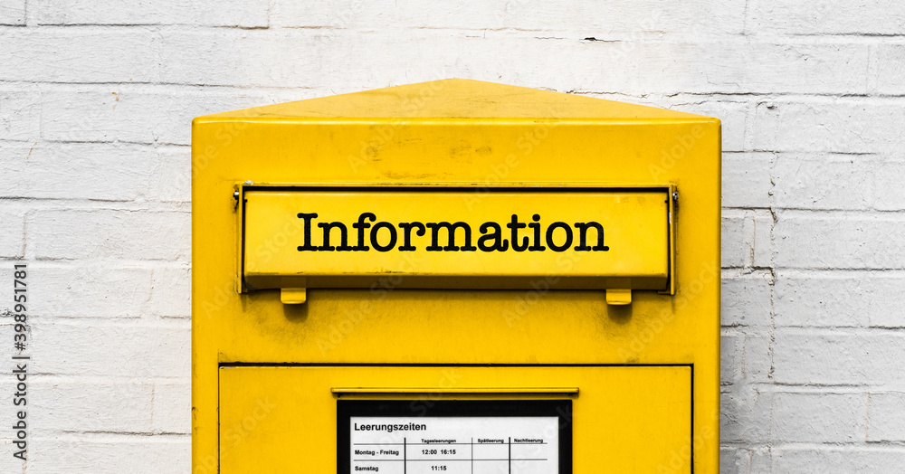 Fototapeta premium Information Briefkasten