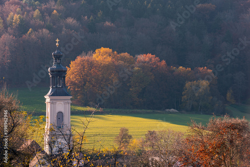 Kloster Pielenhofen bei Regensburg in der Oberpfalz im Herbst