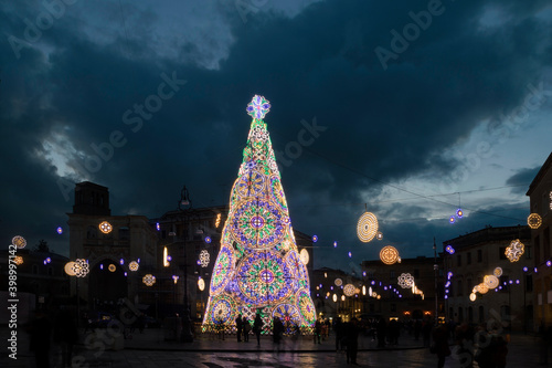 Albero di Natale in piazza Sant'Oronzo a Lecce