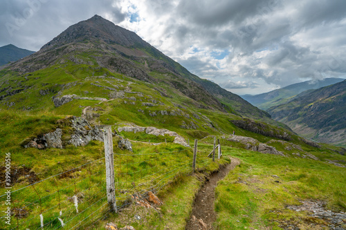 Fototapeta Naklejka Na Ścianę i Meble -  Beautiful landscape of Snowdon National Park in North Wales. UK