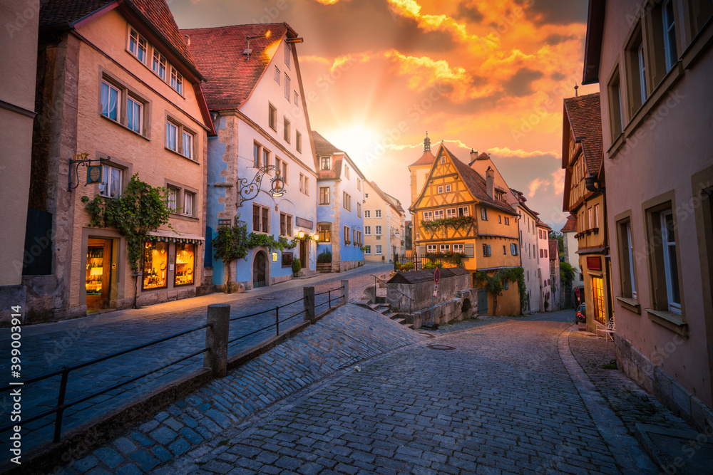 Fototapeta premium Old town of Rothenburg ob der Tauber at sunset. Bavaria, Germany