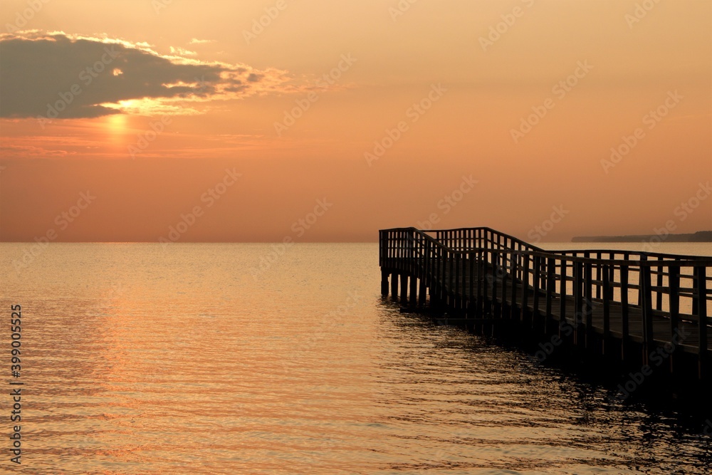 Obraz premium sunset at the pier