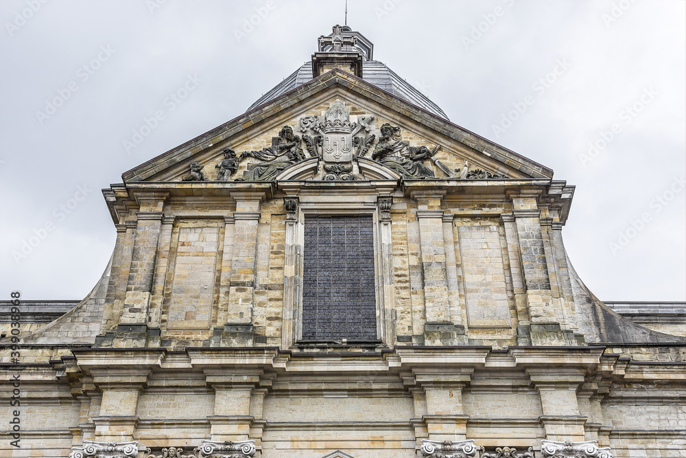 Fototapeta premium Imposing Italian Renaissance Our Lady of St. Peter's Church (O.L.V. - Sint-Pieterskerk, 1629) belongs to St. Peter's Abbey (Sint-Pietersabdij). Ghent, Belgium.
