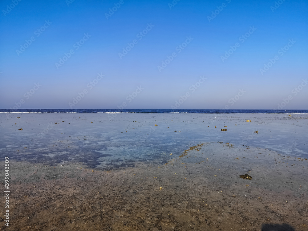 Obraz premium beautiful wide view on the beach from the sea on vacation in egypt