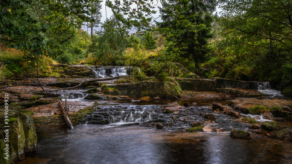 Whispering falls - Flüsterfälle Whispering falls - Flüsterfälle