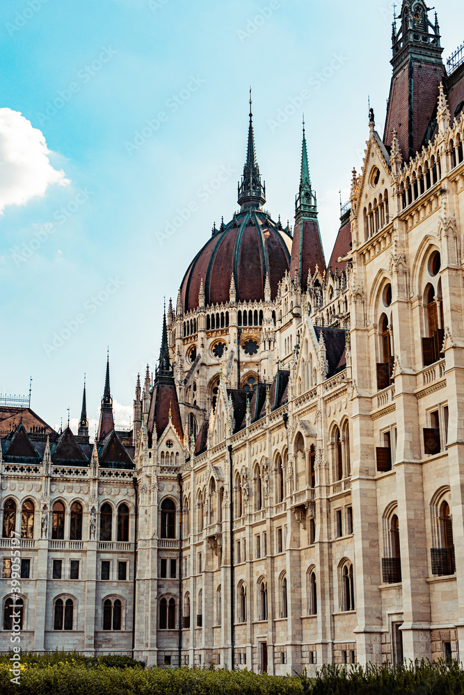 Fototapeta premium Hungarian parliament building, summer