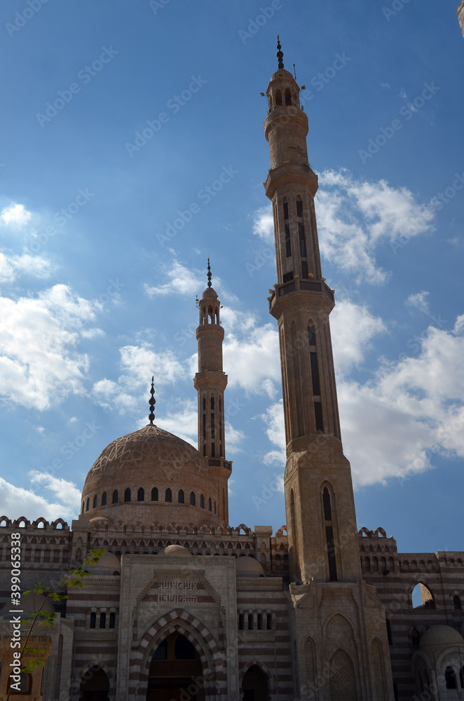 Obraz premium Al Mustafa mosque, a large Islamic temple in the city center. Sharm El Sheikh, Egypt