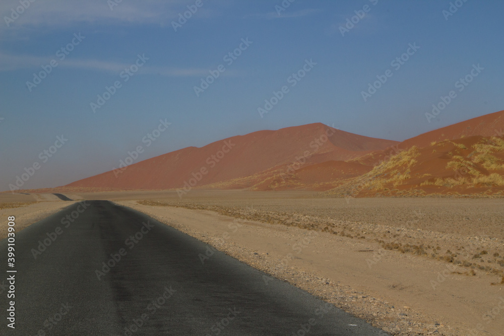 Fahrt zur Big Daddy Düne in Namibia nahe Deadvlei, dem Tal des Todes