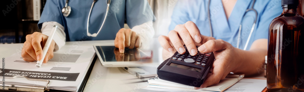 General Medical Services (GMS) and general practitioners (GPs or family physicians). Successful diagrams. Smart doctors make report notes (COVID-19).