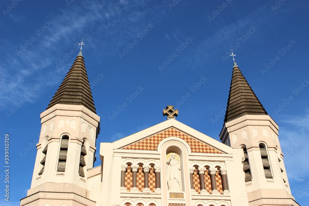 Façade de l'église du Sacré-Coeur à Besançon 1