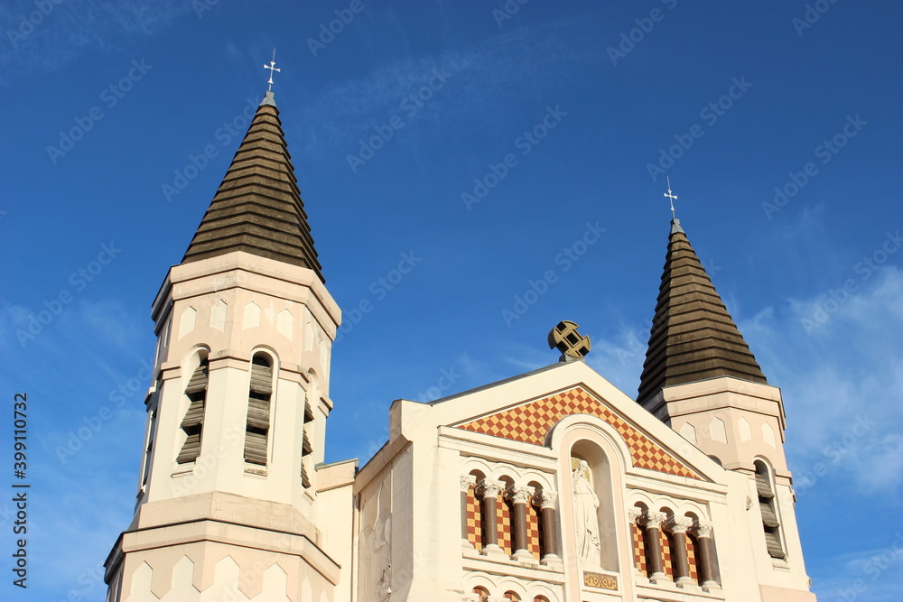 Clochers de l'église du Sacré-Coeur à Besançon Clochers de l'église du Sacré-Coeur à Besançon