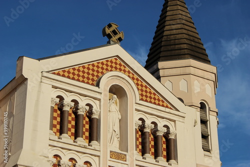 Eglise du Sacré-Coeur de Besançon : clocher, croix et statue de Jésus 2 photo