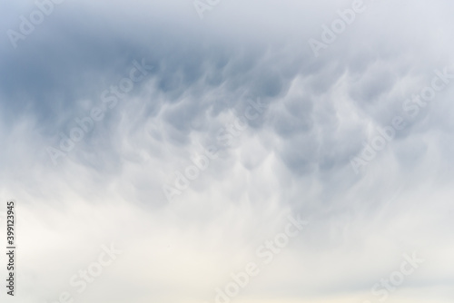 Fototapeta Naklejka Na Ścianę i Meble -  Luminous cloudscape as a beautifully textured nature background

