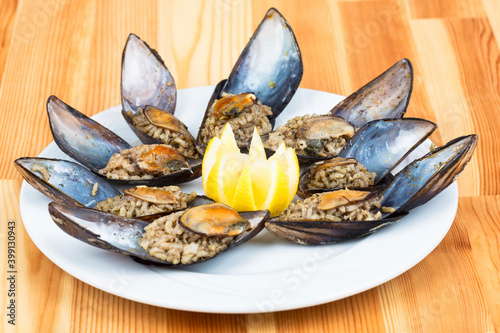 mussels with lemon
