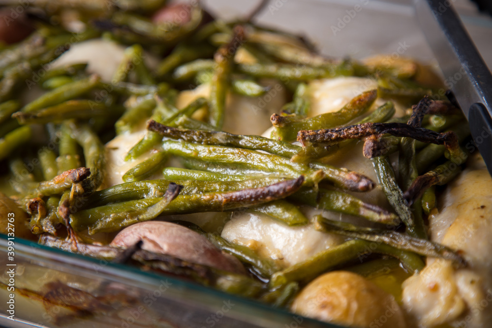 Easy baked chicken with potatoes and green beans