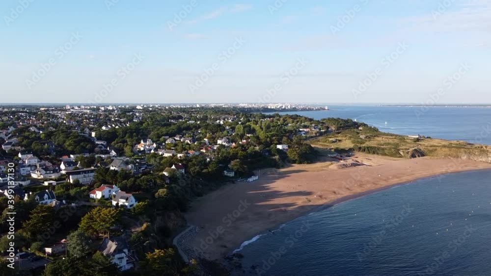 survol des plages de La Baule, Saint-Nazaire, et la marina de Pornichet survol des plages de La Baule, Saint-Nazaire, et la marina de Pornichet