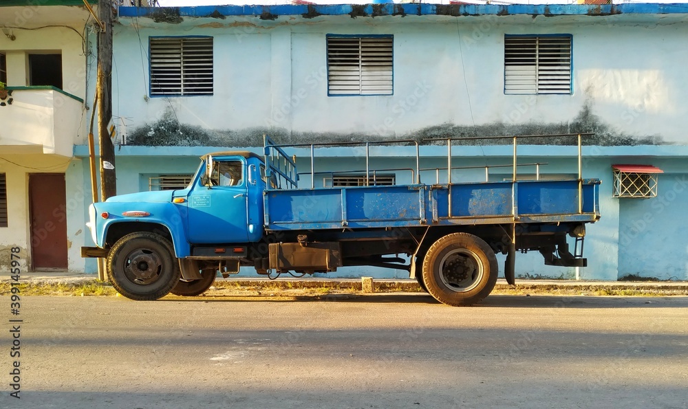 truck on the road(cuba)