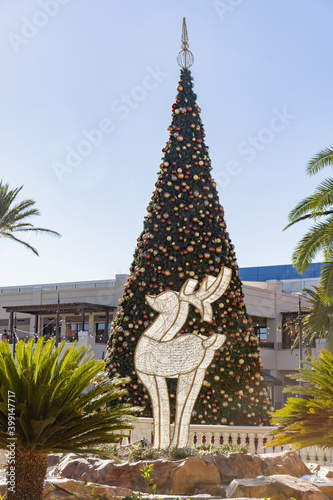 Photography Sunny view of the Christmas Tree in Town Square shopping mall