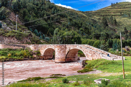 puente colonial peru