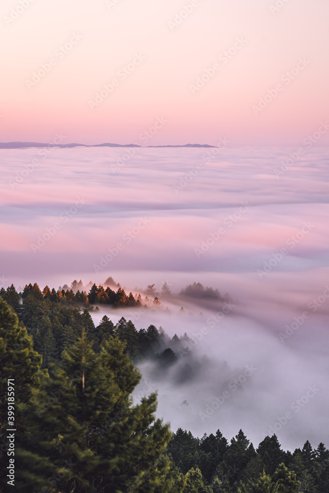 Obraz premium Silky clouds over Mount Tam.
