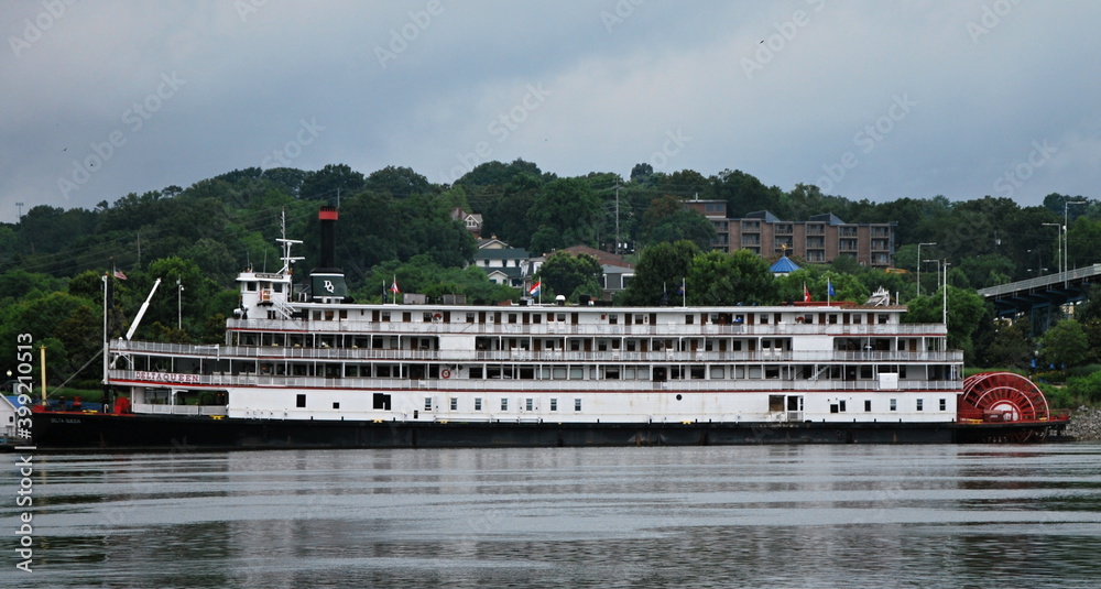 Schiff auf dem Tennessee River, Chattanooga Schiff auf dem Tennessee River, Chattanooga