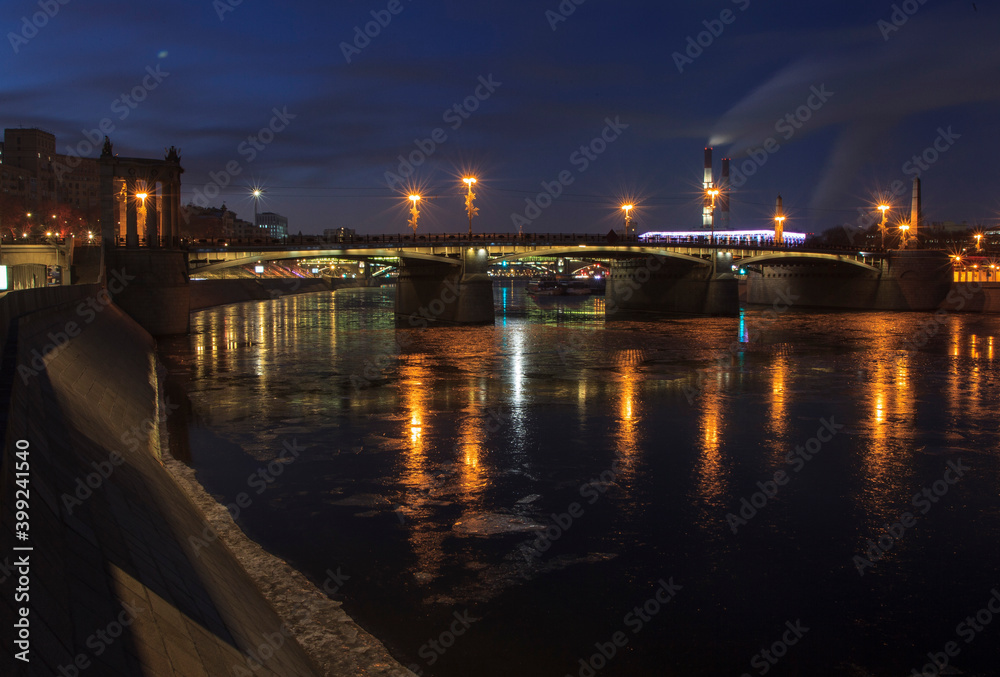 Moscow night. Borodinsky bridge.