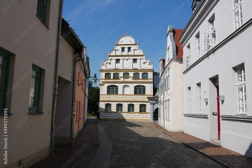 Kerstingstraße und Domschule in Güstrow - eine historische Stadt in Mecklenburg-Vorpommern 