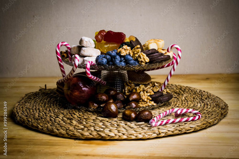Mesa dulces / Cesta de dulces / Alimentos dulces