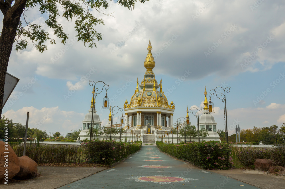 Naklejka premium Wat Thung Setthee