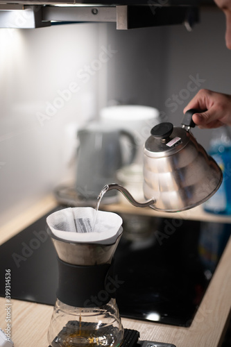kawa drip robiona w domu przelewowa z czajnika konewki