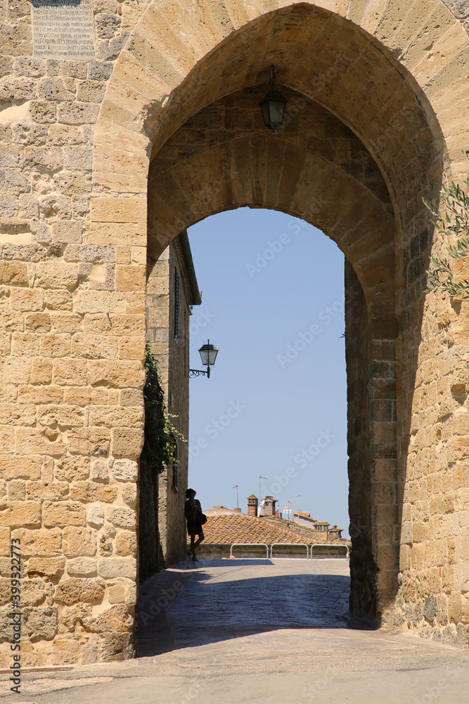 Entrance gate to the town of Monteriggioni, Italy