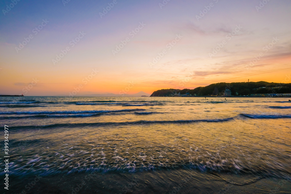 Obraz premium 神奈川県逗子海岸の夕日