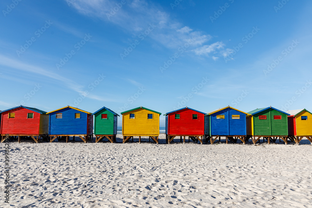 Obraz premium Beach Boxes at Muizenberg Beach in South Africa